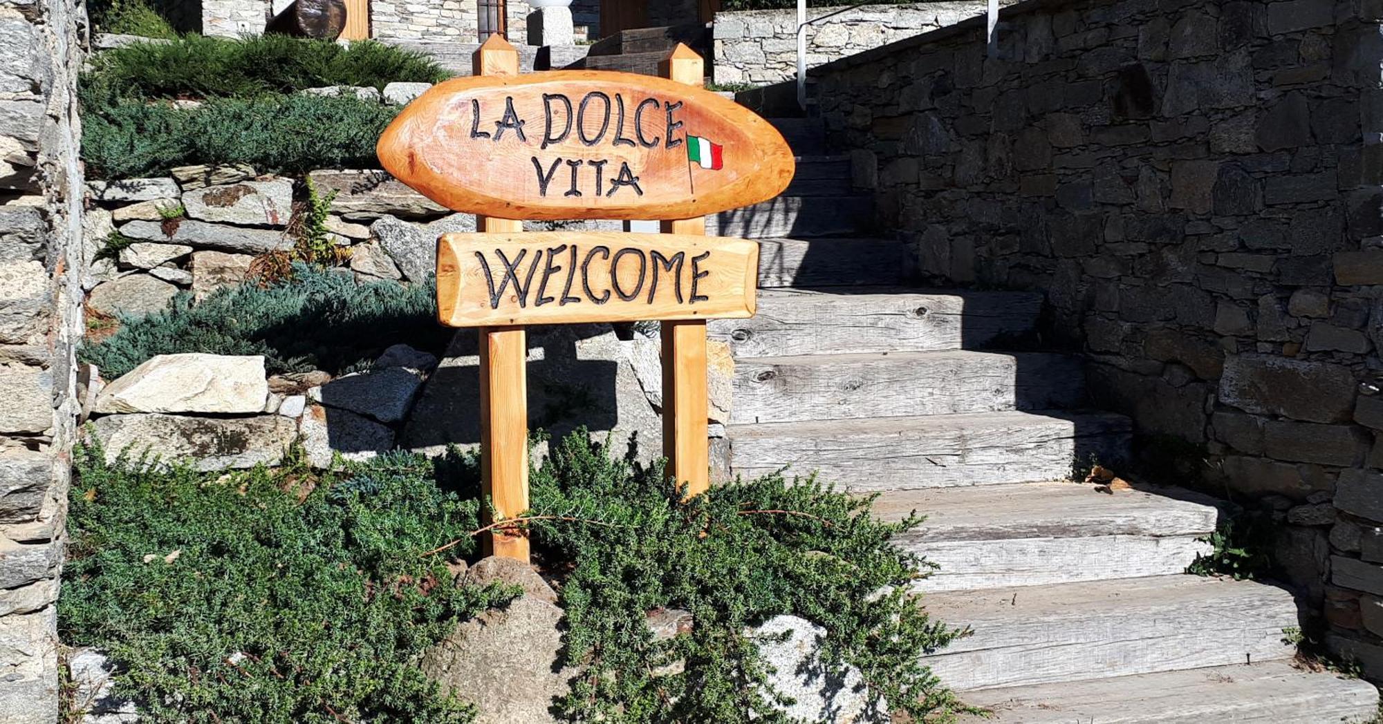 La Dolce Vita Chalet Massino Visconti ภายนอก รูปภาพ